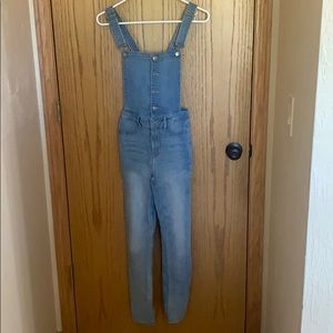 H&M light wash overalls